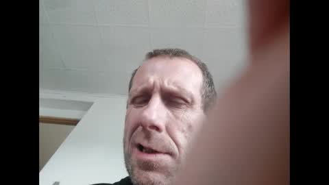 Snapshot of pawelwegrzyn306 chatting on 05.17.26 Pawel42 online show from 05.17.26