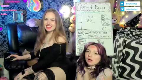 Snapshot of pawggoddess778 chatting on 01.14.25 ArtsyHeartsyy online show from 01.14.25