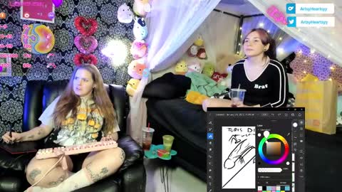 Snapshot of pawggoddess778 chatting on 01.30.25 ArtsyHeartsyy online show from 01.30.25