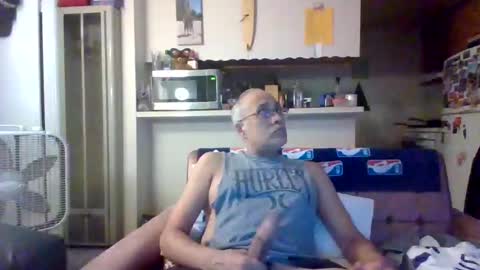 Snapshot of pawgkiller chatting on 10.18.25 pawgkiller online show from 10.18.25