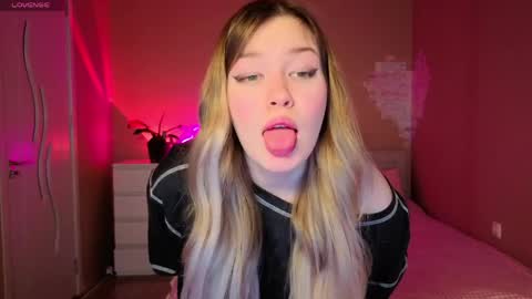 PawsClawss online show from 04.26.26