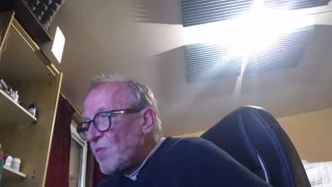 Snapshot of pc8474408 chatting on 04.17.26 pc8474408 online show from 04.17.26