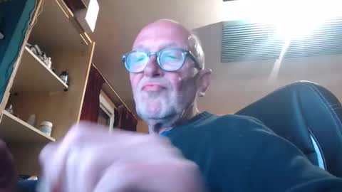 Snapshot of pc8474408 chatting on 04.20.26 pc8474408 online show from 04.20.26