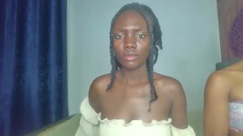 Snapshot of peach_ebonny chatting on 04.15.26 peach_ebonny online show from 04.15.26