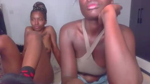 Snapshot of peach_ebonny chatting on 04.23.26 peach_ebonny online show from 04.23.26