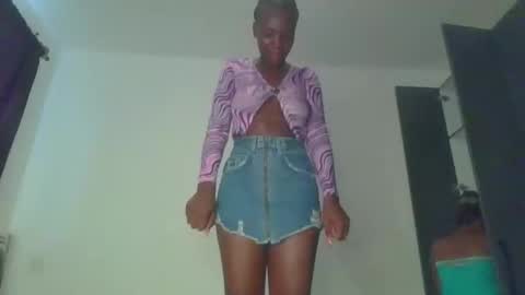 Snapshot of peach_ebonny chatting on 04.23.26 peach_ebonny online show from 04.23.26