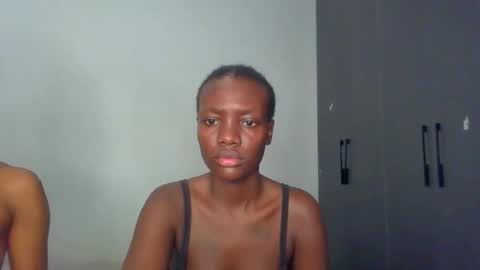 Snapshot of peach_ebonny chatting on 05.12.26 peach_ebonny online show from 05.12.26