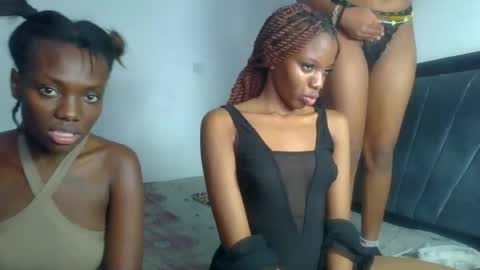 Snapshot of peach_ebonny chatting on 05.23.26 peach_ebonny online show from 05.23.26