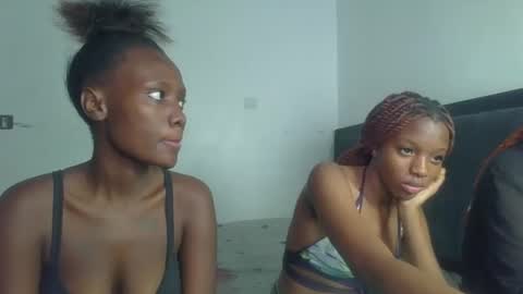 Snapshot of peach_ebonny chatting on 05.31.26 peach_ebonny online show from 05.31.26