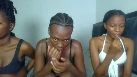 Snapshot of peach_ebonny chatting on 06.26.26 peach_ebonny online show from 06.26.26