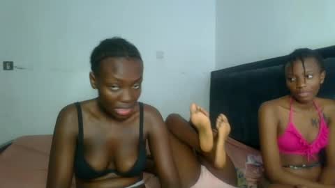 Snapshot of peach_ebonny chatting on 06.30.26 peach_ebonny online show from 06.30.26