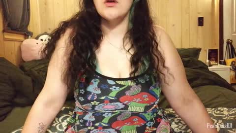 Snapshot of peachess101 chatting on 12.23.25 Peachess online show from 12.23.25