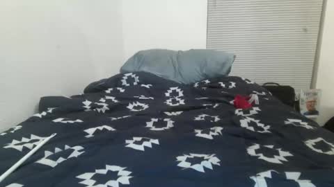 Peachestabby147 online show from 10.23.25