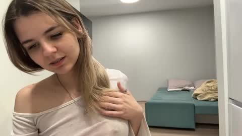 Snapshot of peachy_keens chatting on 04.19.26 Peachy online show from 04.19.26