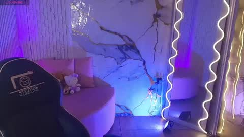 peachy_tay online show from 04.14.26