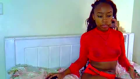 Snapshot of peachyblink chatting on 02.28.26 peachyyy online show from 02.28.26