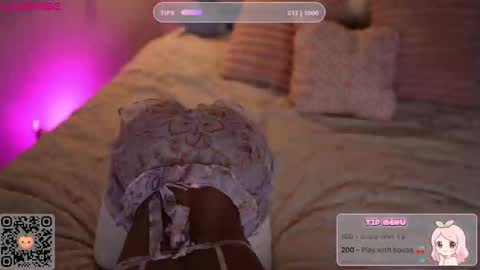 peachypeachgirl online show from 10.16.25