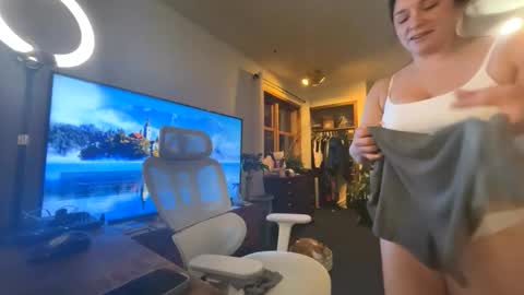 PeachyObsession online show from 02.16.26