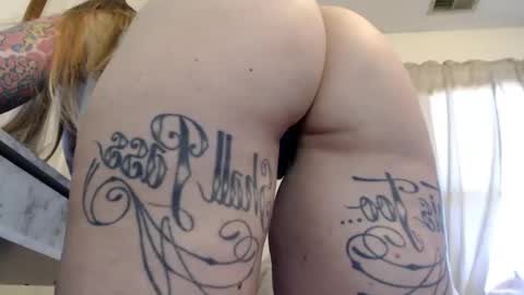 Snapshot of peachyykat chatting on 12.22.24 kat online show from 12.22.24