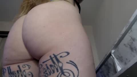 Snapshot of peachyykat chatting on 10.09.25 kat online show from 10.09.25