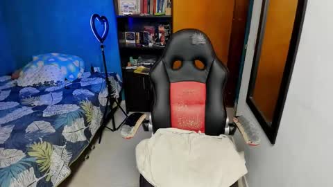 Tangerine Penaut online show from 10.02.25