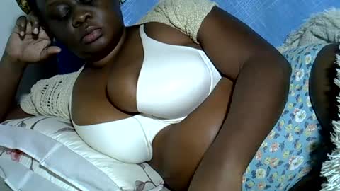 Snapshot of pearl_33 chatting on 06.25.26 Keci online show from 06.25.26