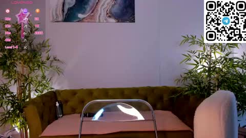Snapshot of pearl_bloom chatting on 04.24.26 Sex Leah online show from 04.24.26