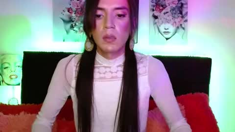 Snapshot of pearlatin chatting on 02.04.26 pearlatin online show from 02.04.26