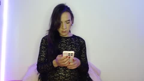 Snapshot of pearlatin chatting on 03.18.26 pearlatin online show from 03.18.26