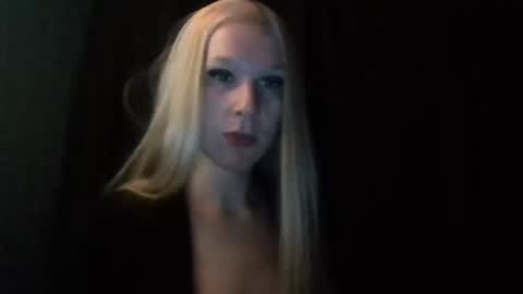 Mean Blonde Trans Woman online show from 10.09.25