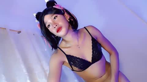 Snapshot of pearlovesyou chatting on 12.21.24 Pearl online show from 12.21.24