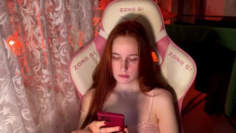 Snapshot of pearlprincess_ chatting on 09.10.25 Adelina online show from 09.10.25