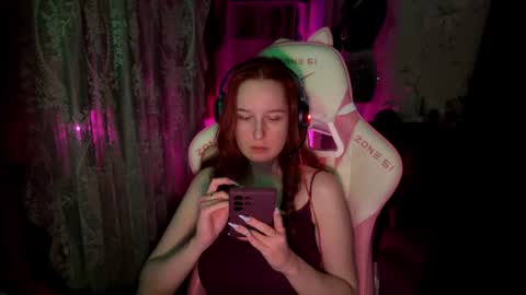 Snapshot of pearlprincess_ chatting on 06.11.26 Adelina online show from 06.11.26