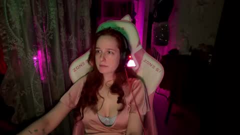 Snapshot of pearlprincess_ chatting on 06.20.26 Adelina online show from 06.20.26