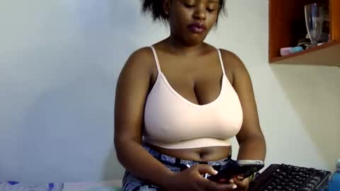 Snapshot of peekyshams chatting on 09.10.25 peekyshams online show from 09.10.25