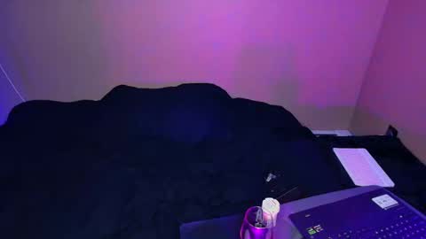 Tiffany Von-Pierre online show from 06.04.26