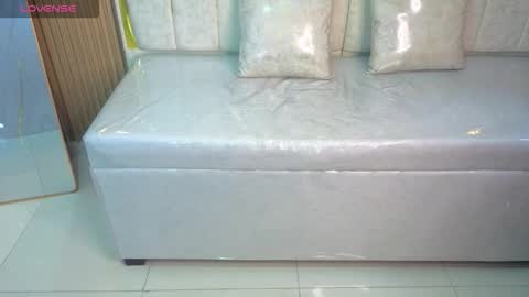 Snapshot of peige_tx chatting on 11.15.25 peige_tx online show from 11.15.25