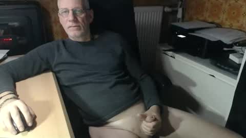 Snapshot of pemue65 chatting on 11.07.25 Pemue65 online show from 11.07.25