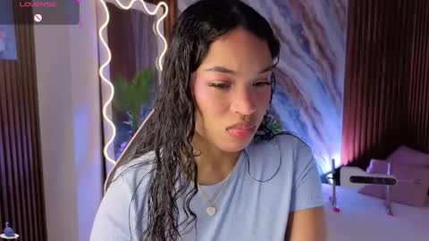 Snapshot of penelope_tay chatting on 05.09.26 penelope online show from 05.09.26