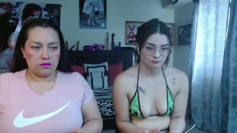 Snapshot of penelopeandmarilyn chatting on 06.10.26 Penelope and my girlfriend Marilyn online show from 06.10.26