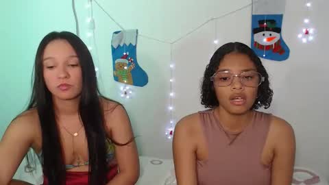 Snapshot of penelopeh_ chatting on 12.03.25 penelopeh_ online show from 12.03.25