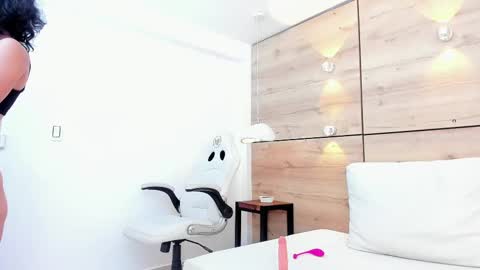 Snapshot of pennyy_lane chatting on 02.01.25 PENNY online show from 02.01.25