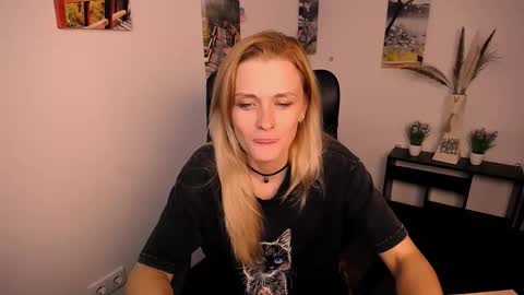 Mia online show from 09.09.25