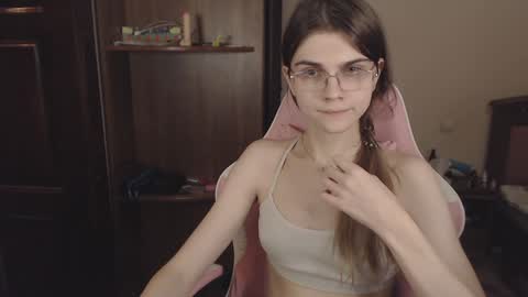 Snapshot of peralez_f chatting on 12.19.24 Farida online show from 12.19.24
