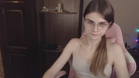 Snapshot of peralez_f chatting on 01.09.25 Farida online show from 01.09.25