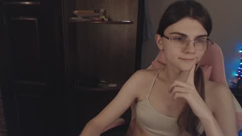 Snapshot of peralez_f chatting on 01.25.25 Farida online show from 01.25.25