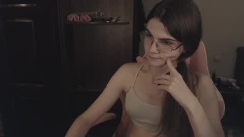 Snapshot of peralez_f chatting on 02.17.25 Farida online show from 02.17.25