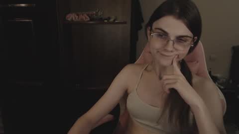 Snapshot of peralez_f chatting on 02.18.25 Farida online show from 02.18.25