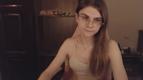 Snapshot of peralez_f chatting on 02.22.25 Farida online show from 02.22.25