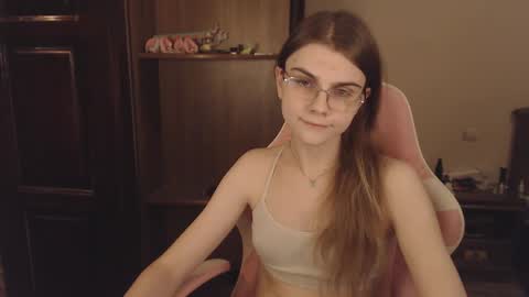Snapshot of peralez_f chatting on 02.25.25 Farida online show from 02.25.25